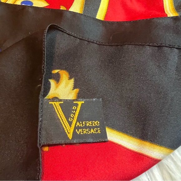 VERSACE SCRAF - Picture 2 of 11